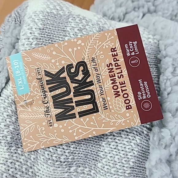 Muk luks women's bootie slippers - Picture 2 of 4